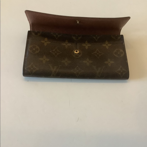 Authentic LV Sarah long wallet - Picture 2 of 10